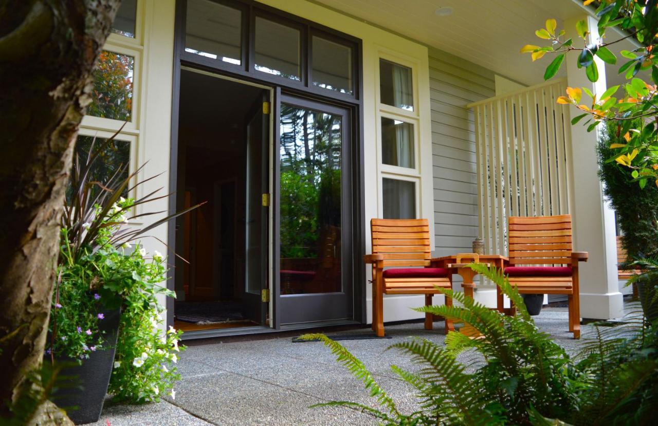 Woodstone Manor Inc. 호텔 Sturdies Bay 외부 사진