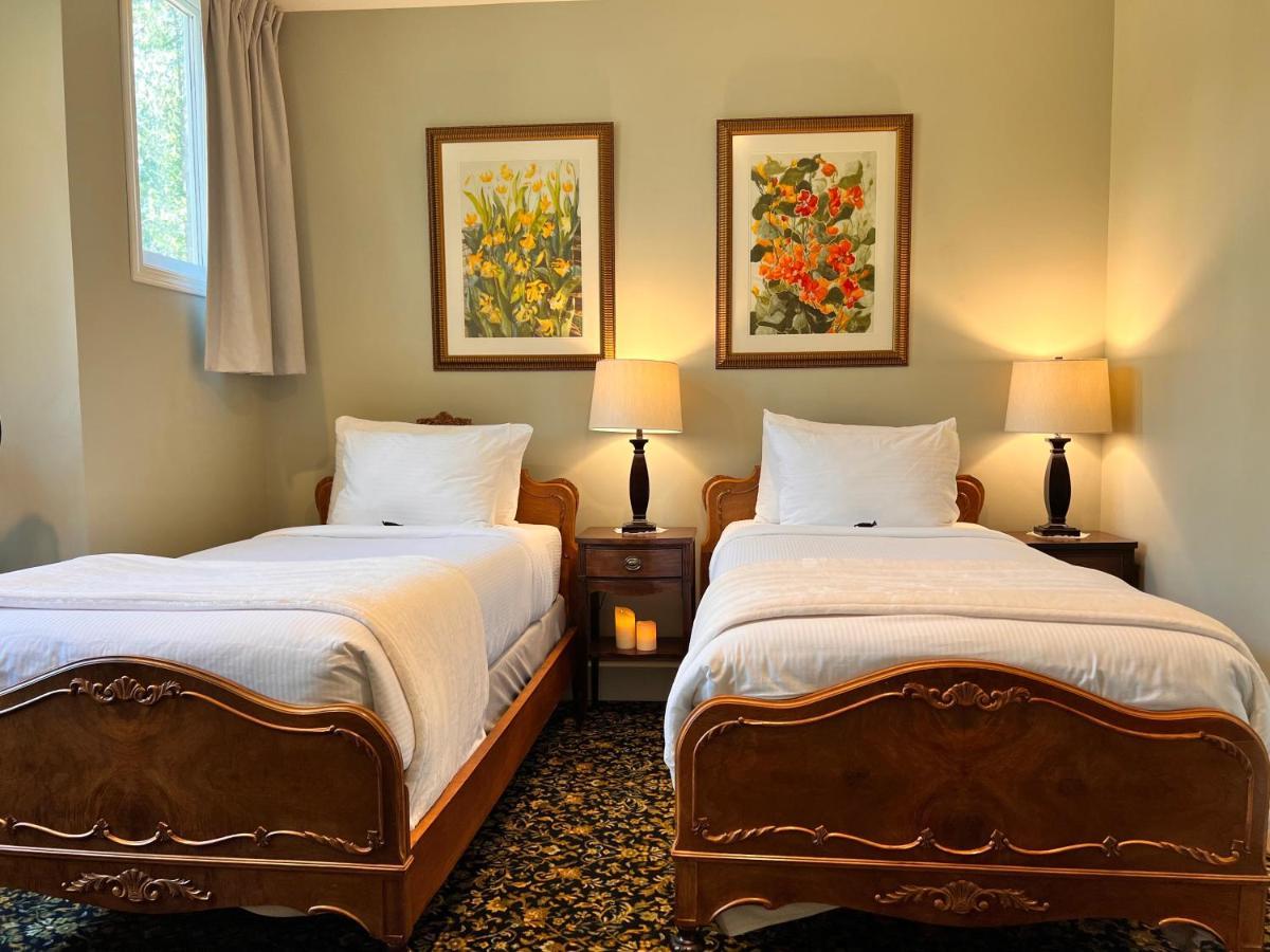 Woodstone Manor Inc. 호텔 Sturdies Bay 외부 사진