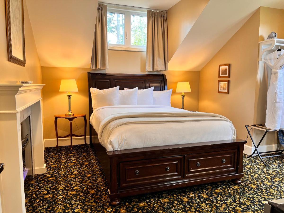 Woodstone Manor Inc. 호텔 Sturdies Bay 외부 사진