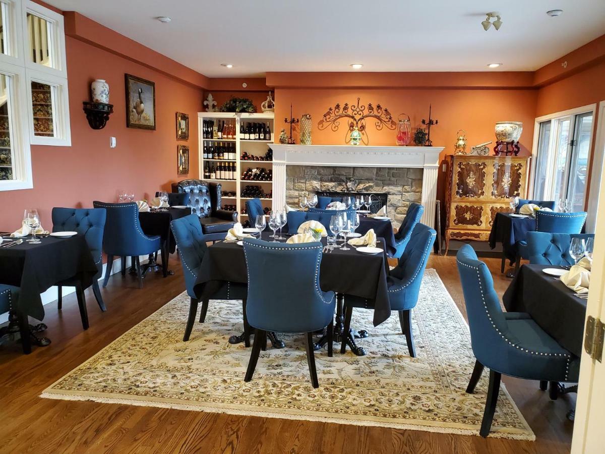 Woodstone Manor Inc. 호텔 Sturdies Bay 외부 사진