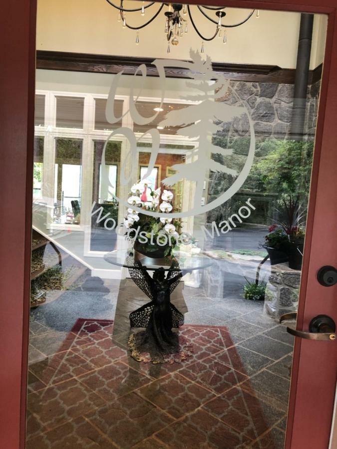 Woodstone Manor Inc. 호텔 Sturdies Bay 외부 사진