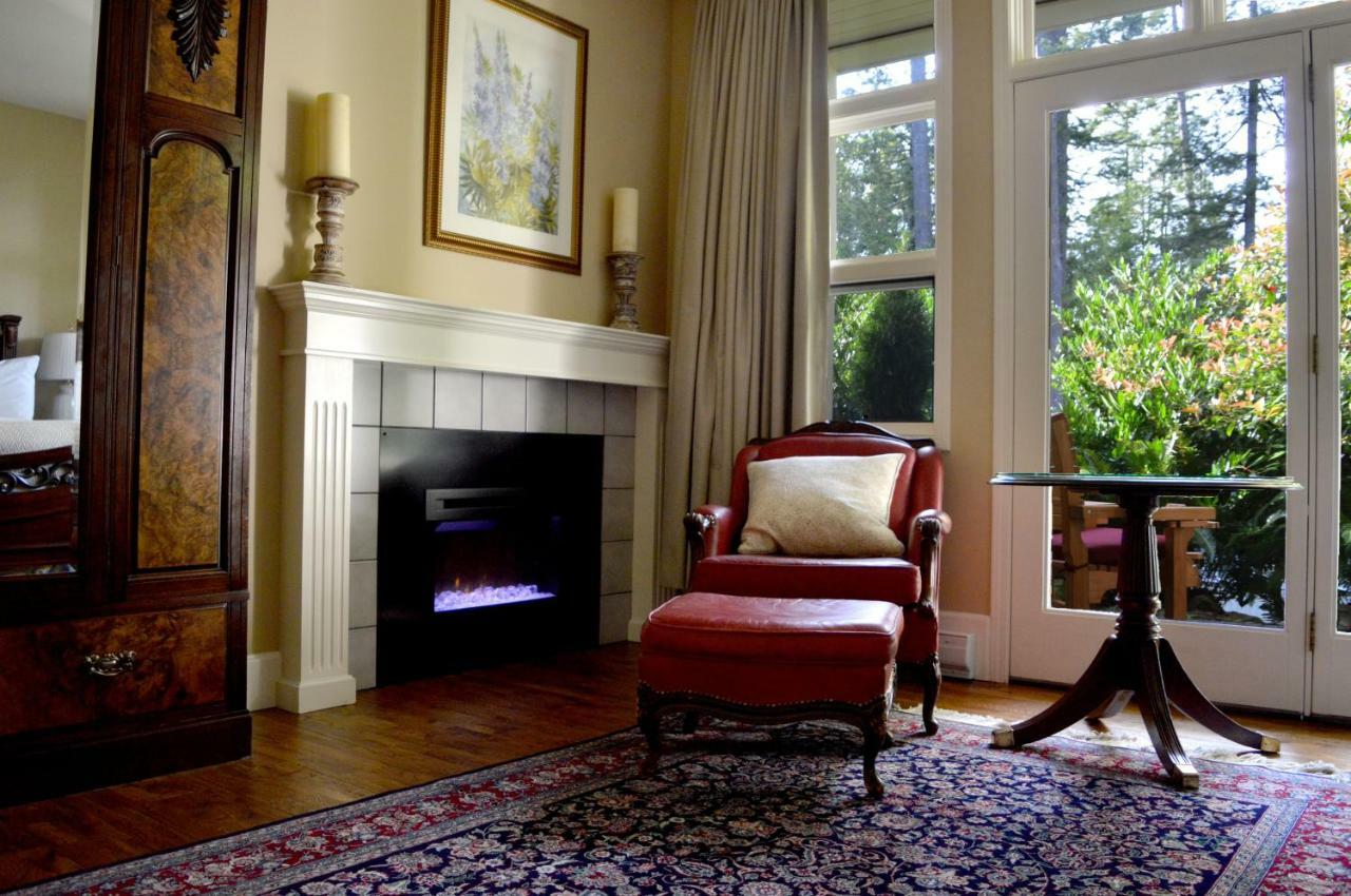 Woodstone Manor Inc. 호텔 Sturdies Bay 외부 사진