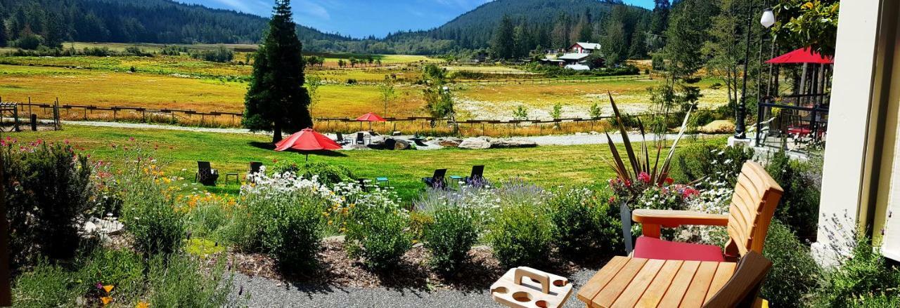 Woodstone Manor Inc. 호텔 Sturdies Bay 외부 사진